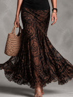 Suzette Conjunto con Top Negro y Falda Maxi Estampada