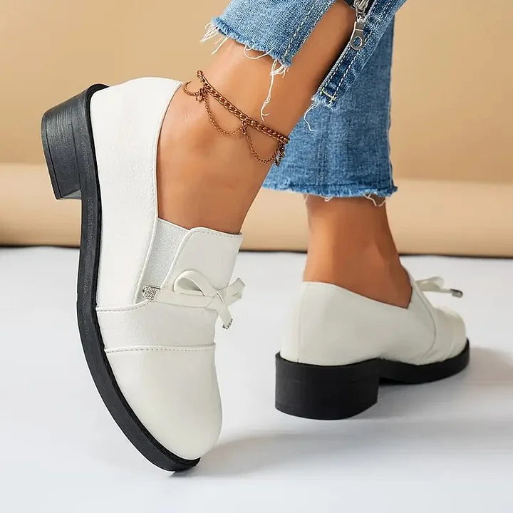 Mocasines Elegantes con Punta Redonda y Lazo Decorativo