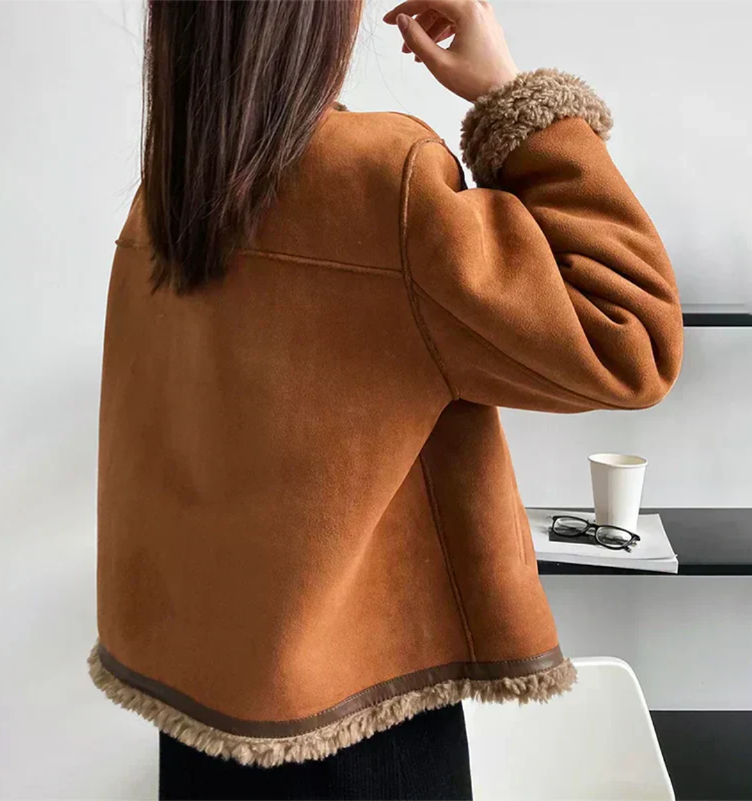 Chaqueta mujer con forro borrego – una elegante chaqueta de invierno