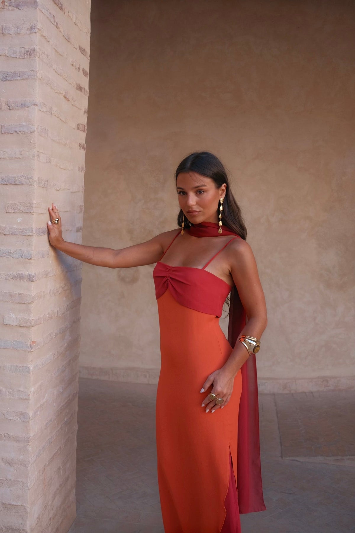 Vestido naranja y rojo
