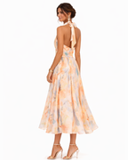 Vestido con escote halter y estampado de acuarela