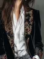 Blazer Slim Fit Negro con Revers y Estampado Barroco
