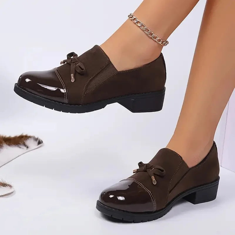 Mocasines Elegantes con Punta Redonda y Lazo Decorativo