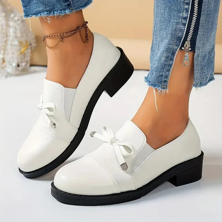 Mocasines Elegantes con Punta Redonda y Lazo Decorativo