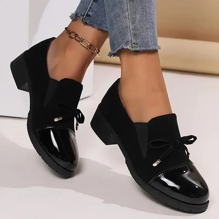 Mocasines Elegantes con Punta Redonda y Lazo Decorativo