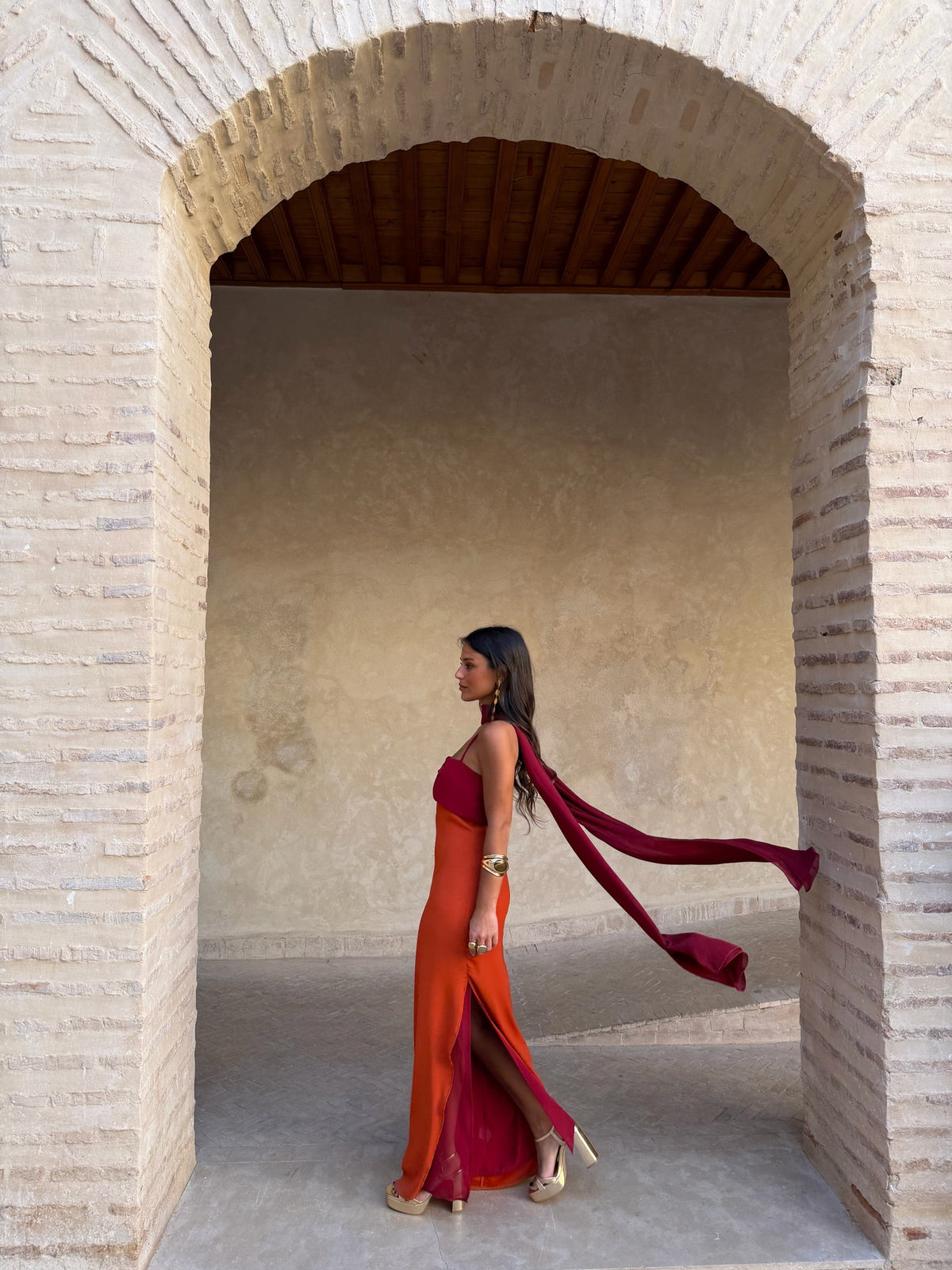 Vestido naranja y rojo