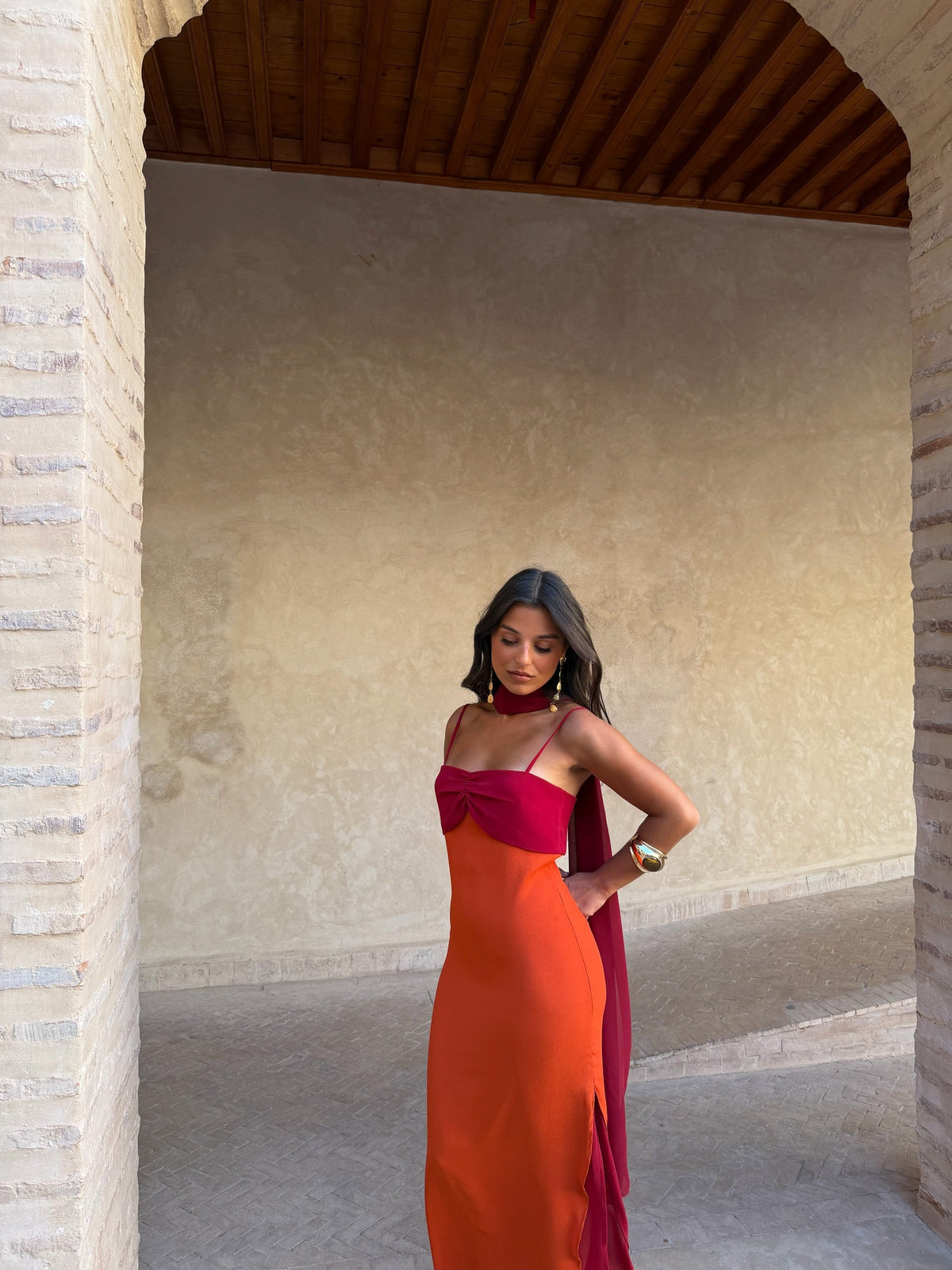 Vestido naranja y rojo