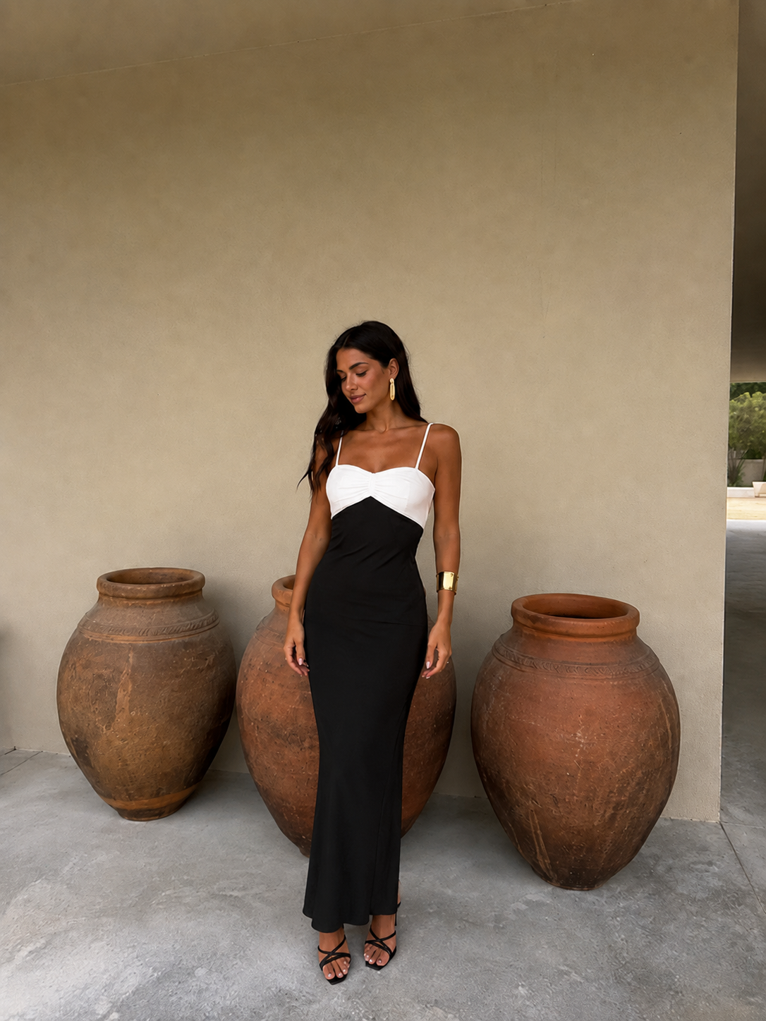 Vestido blanco y negro