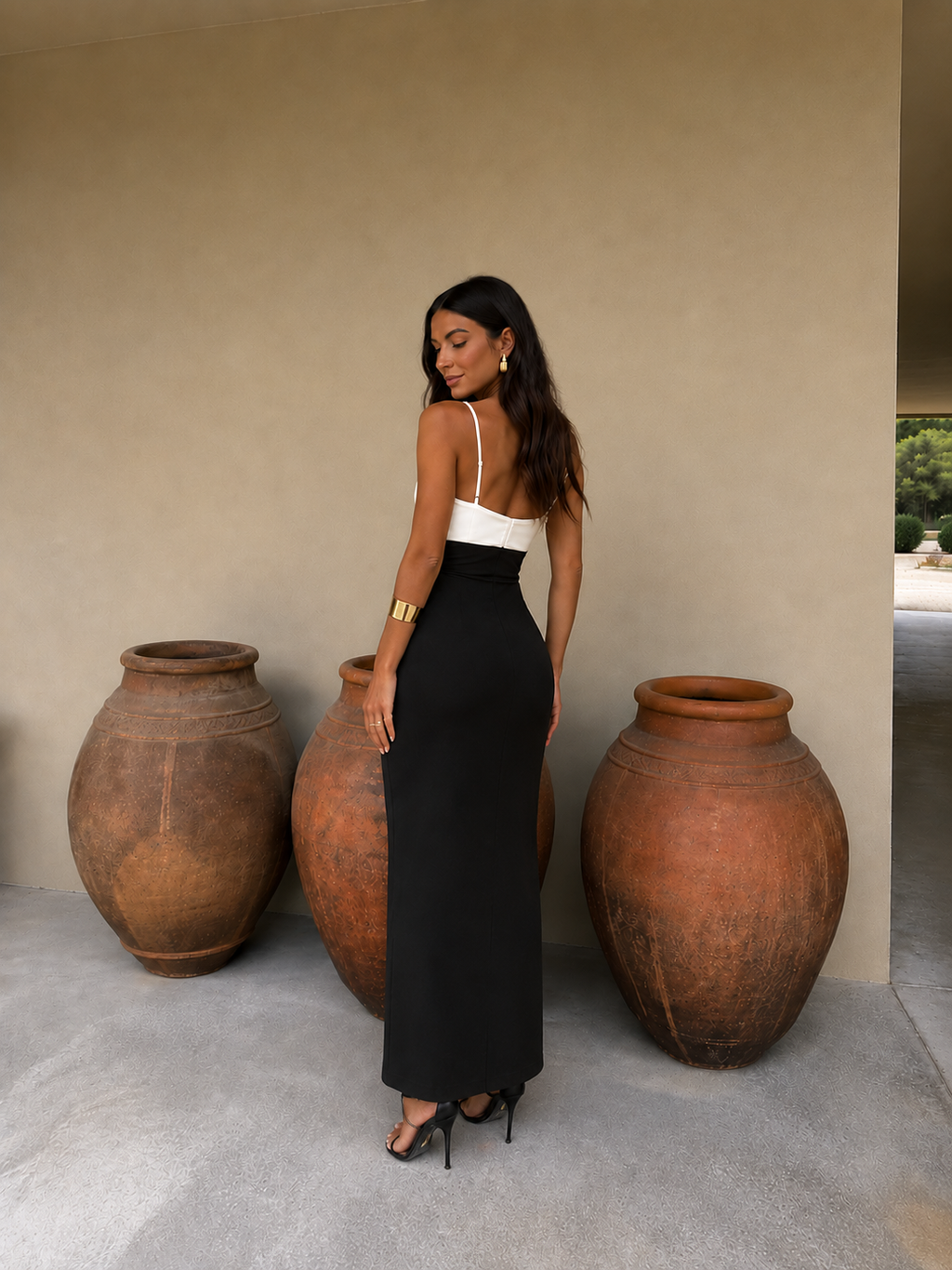 Vestido blanco y negro