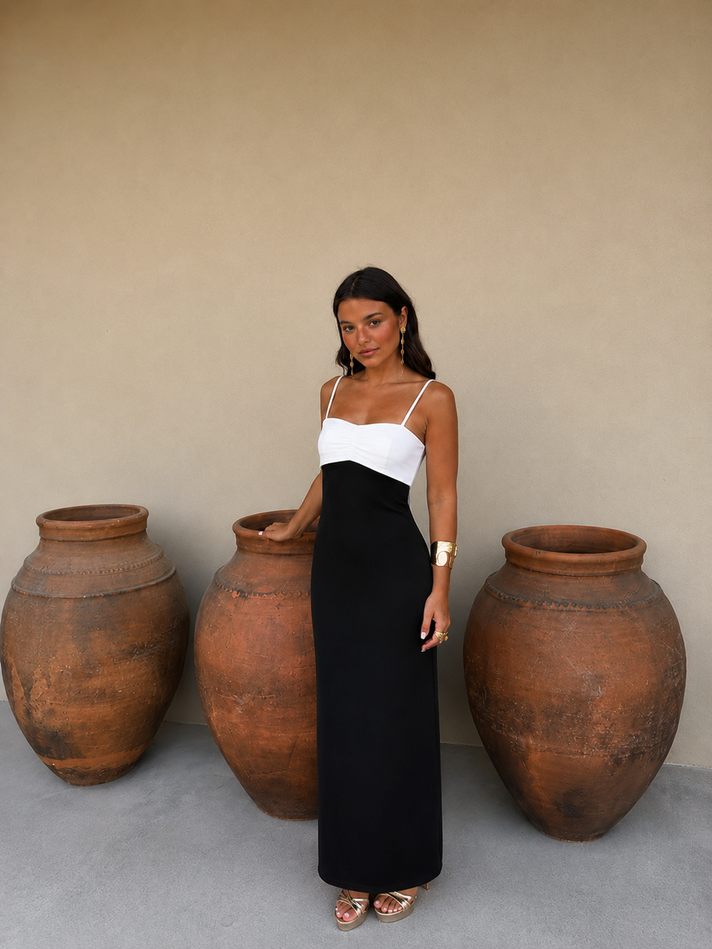 Vestido blanco y negro