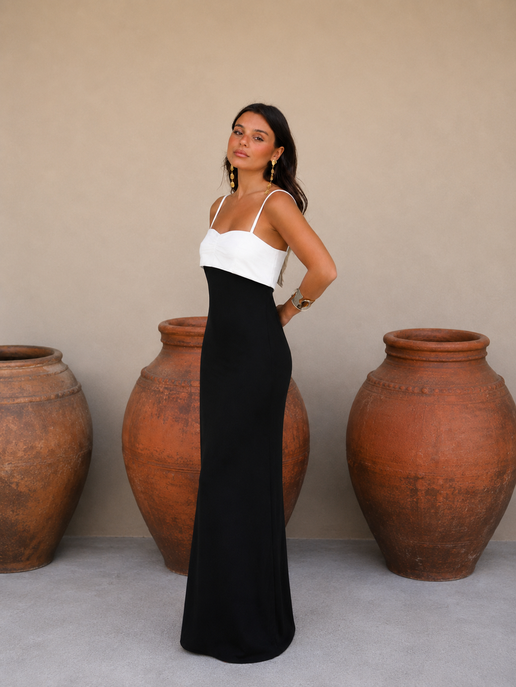 Vestido blanco y negro