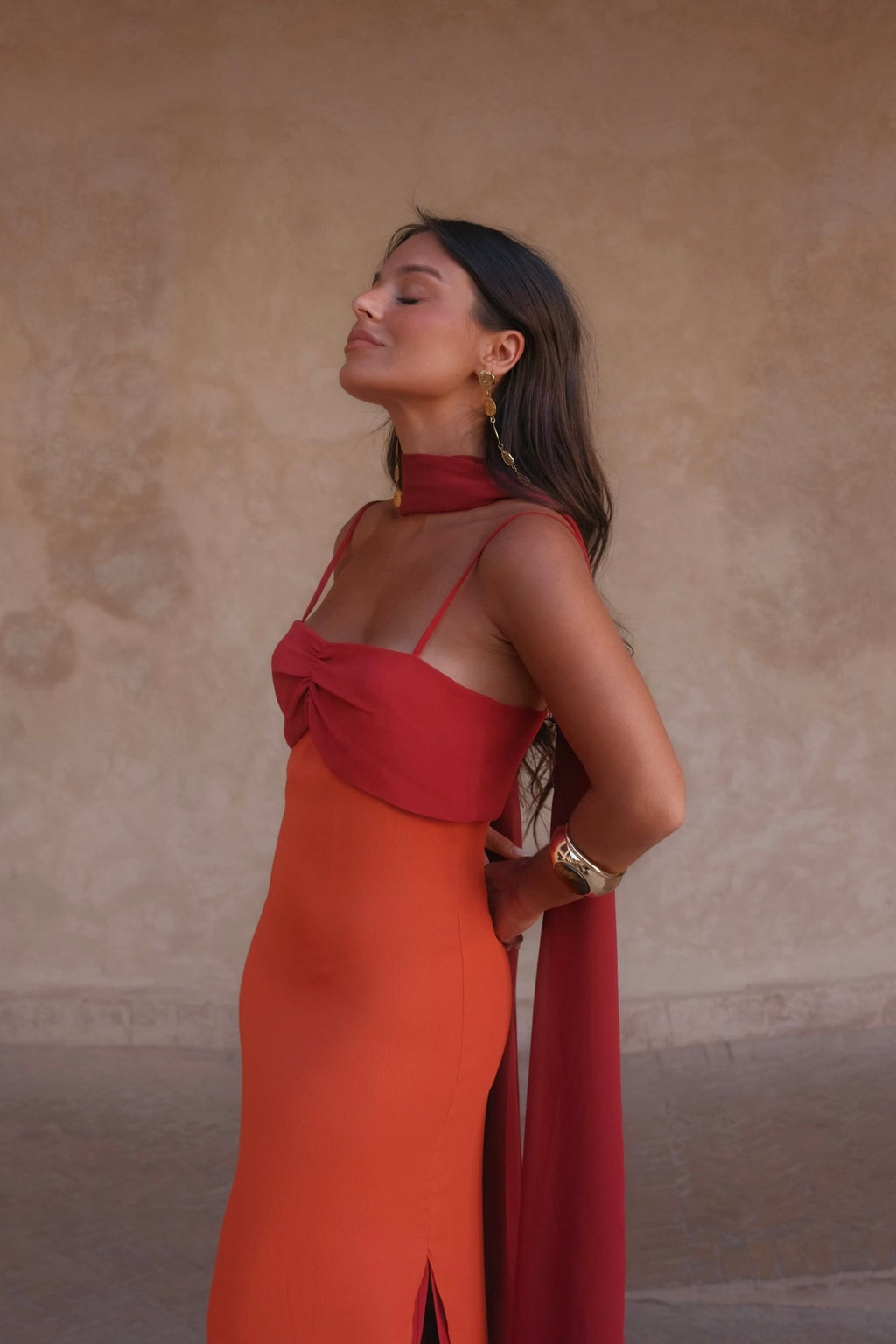 Vestido naranja y rojo