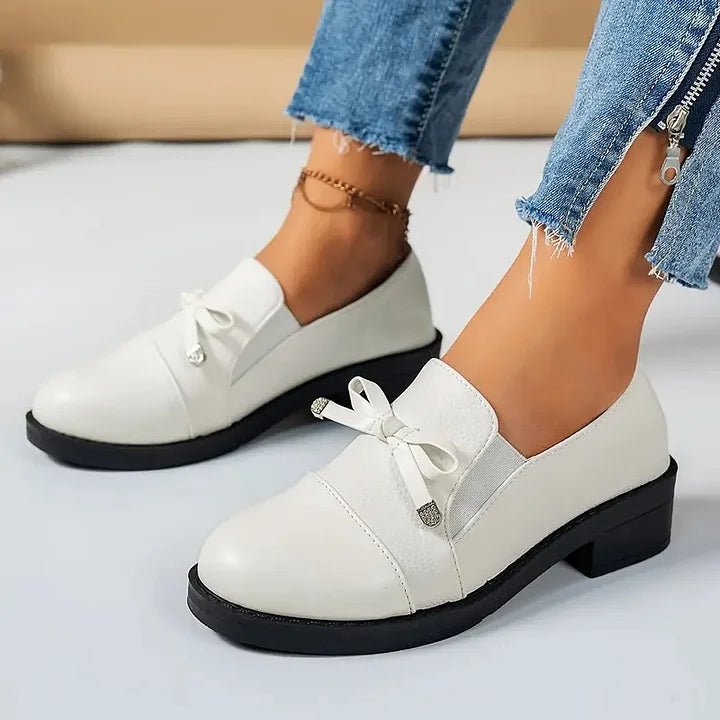 Mocasines Elegantes con Punta Redonda y Lazo Decorativo