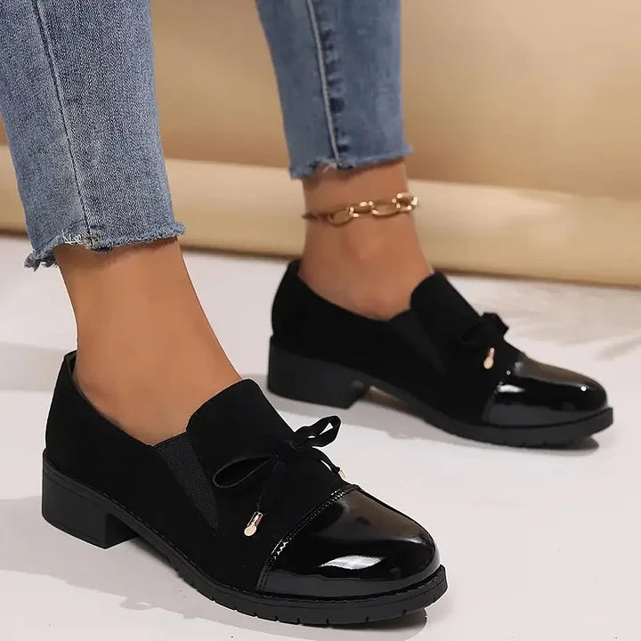 Mocasines Elegantes con Punta Redonda y Lazo Decorativo