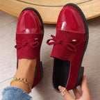 Mocasines Elegantes con Punta Redonda y Lazo Decorativo