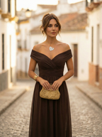 Vestido largo elegante con cuello en V