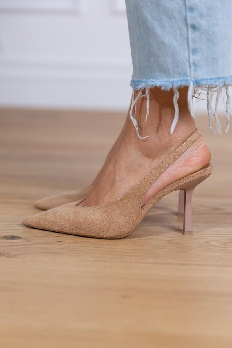 Zapatos de tacón elegantes con punta