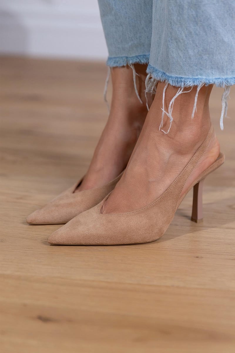 Zapatos de tacón elegantes con punta